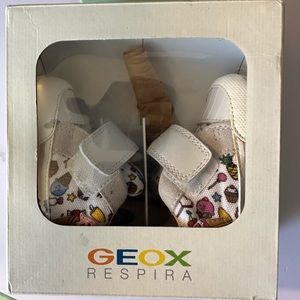 Geox baby shoes size 2 US